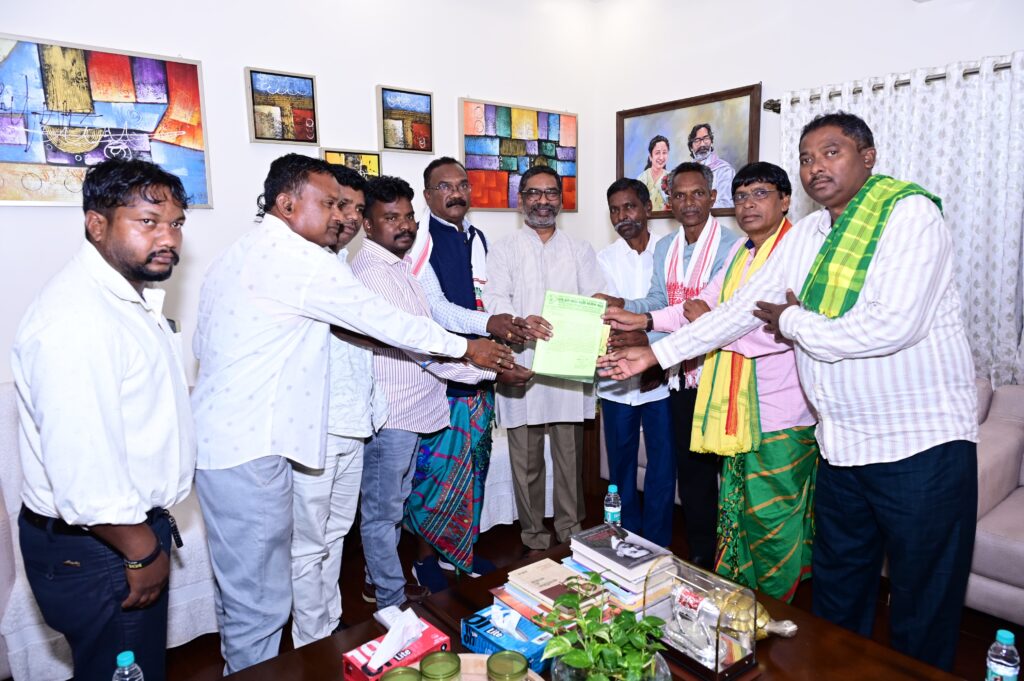 मुख्यमंत्री से लुगू बुरु घांटा बाड़ी धोरोम गाढ़ के प्रतिनिधिमंडल ने की मुलाकात