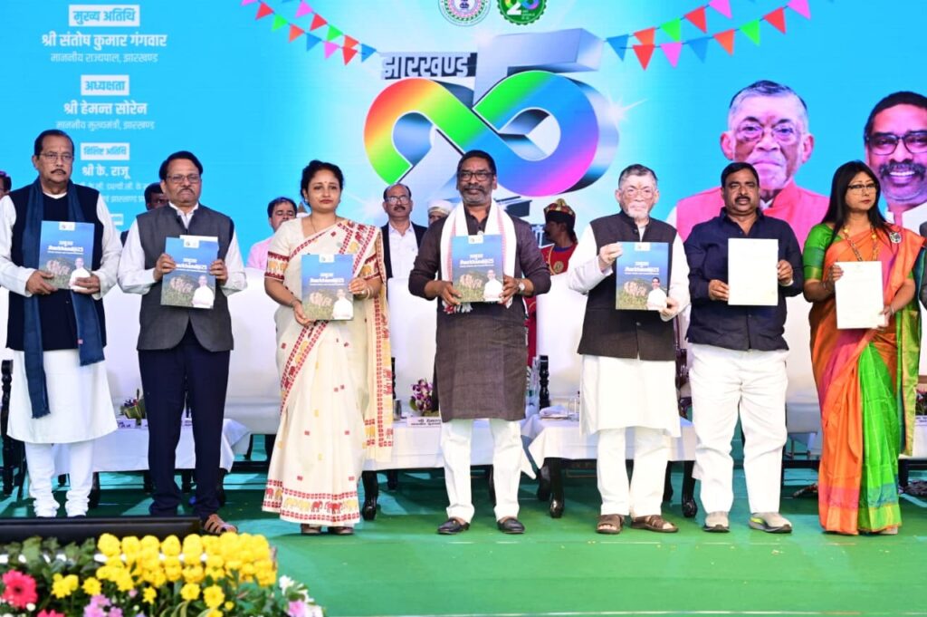 सीएम व राज्यपाल ने स्थापना दिवस पर 8799 करोड़ रुपए की 1087 योजनाओं की दी सौगात