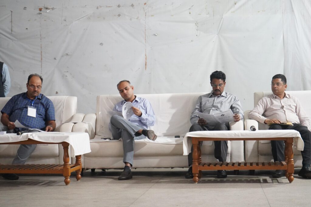 घाटशिला उप निर्वाचन की तैयारी को लेकर ईवीएम हुआ डिस्पैच