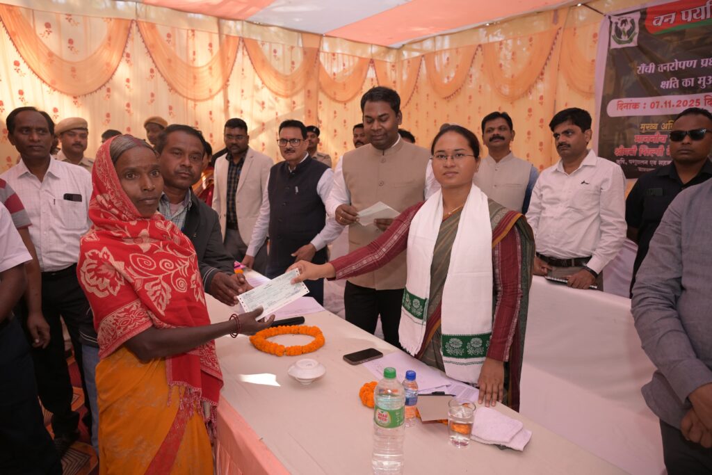 कृषि मंत्री ने दी जंगली जानवरों से हुए फसल नुकसान की मुआवजा राशि