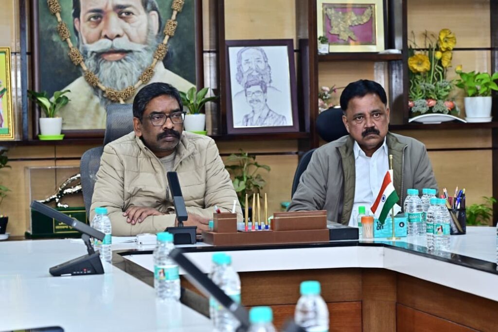 मुख्यमंत्री ने दावोस एवं यूनाइटेड किंगडम दौरे की तैयारियों की समीक्षा की
