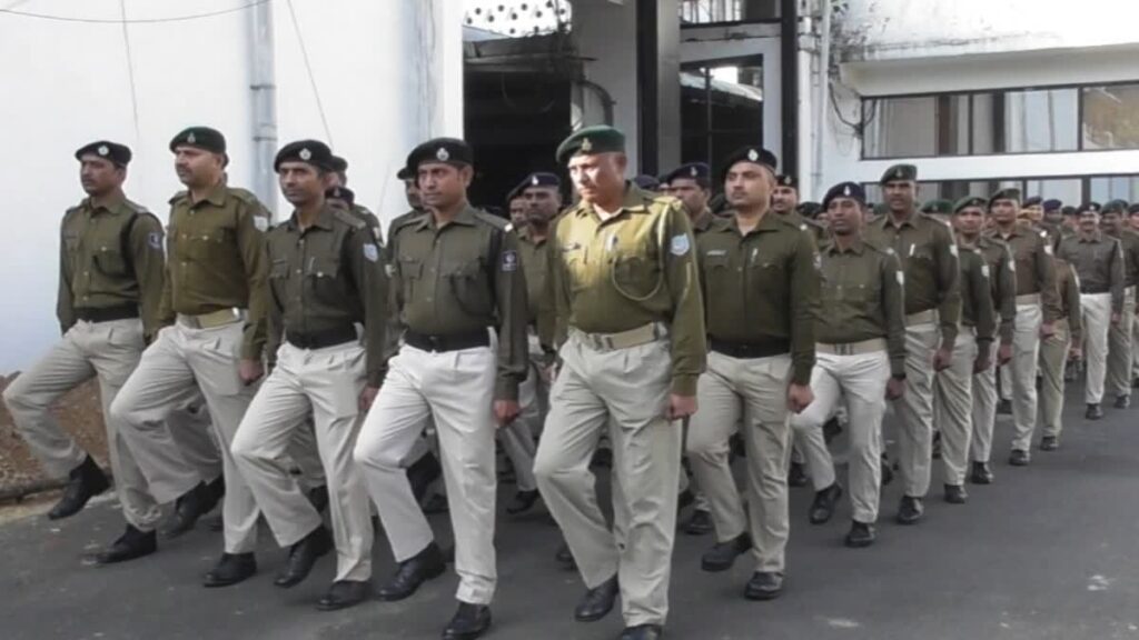 गिरिडीह में एसपी ने किया 21 थाना और ओपी प्रभारियों का स्थानांतरण