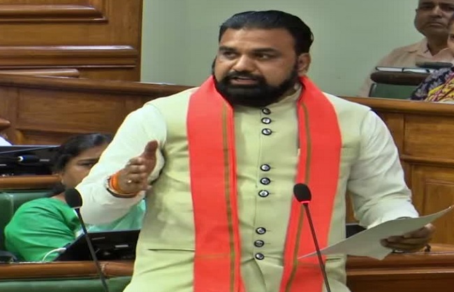 सरकारी स्कूलों में शनिवार को हाफ डे पर सात दिनों में होगा फैसला : मुख्यमंत्री