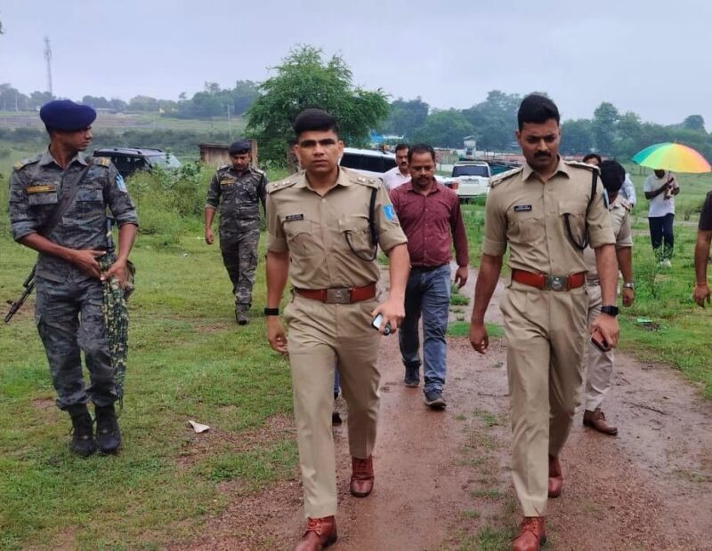 रामगढ़ में पुलिस मुठभेड़, कुख्यात अपराधी को लगी गोली