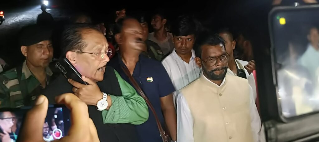 भीषण सड़क हादसा, कंटेनर और ऑटो की टक्कर में छह से अधिक लोगों की मौत