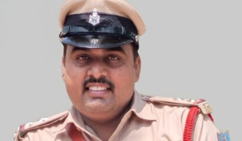 थाना प्रभारी 15 हजार रुपये रिश्वत लेते गिरफ्तार