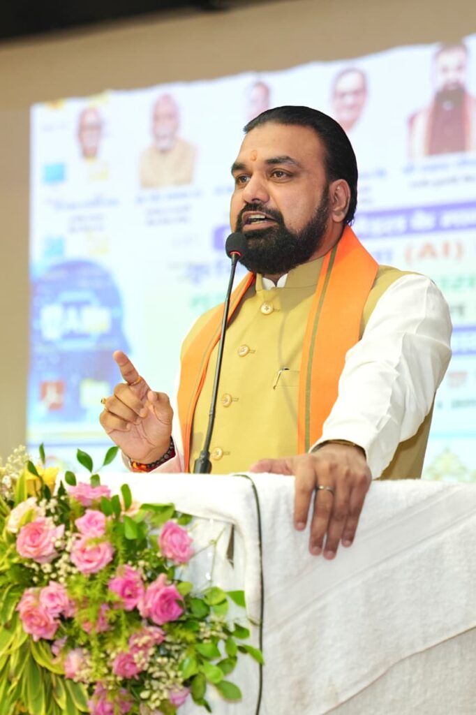 छात्र-छात्राओं की समस्याओं के समाधान के लिए भी अलग ऑनलाइन पोर्टल तैयार किया जाएगा : मुख्यमंत्री