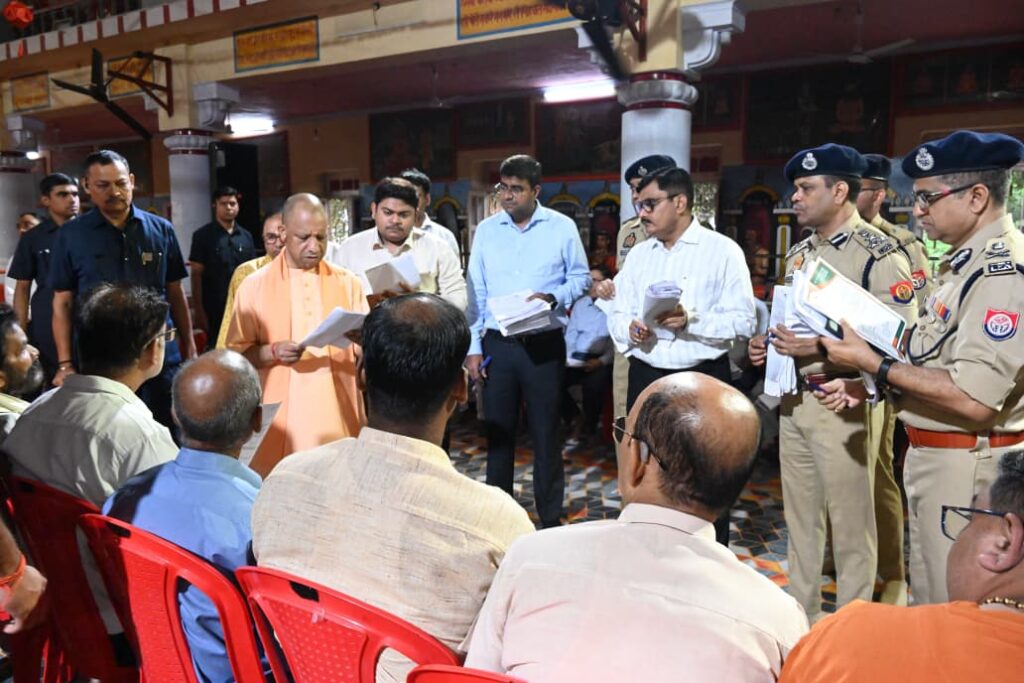जनता दर्शन में समस्याएं सुनकर बोले मुख्यमंत्री— कब्जामुक्त कराएं जमीन, दबंगों को सिखाएं कानूनी सबक