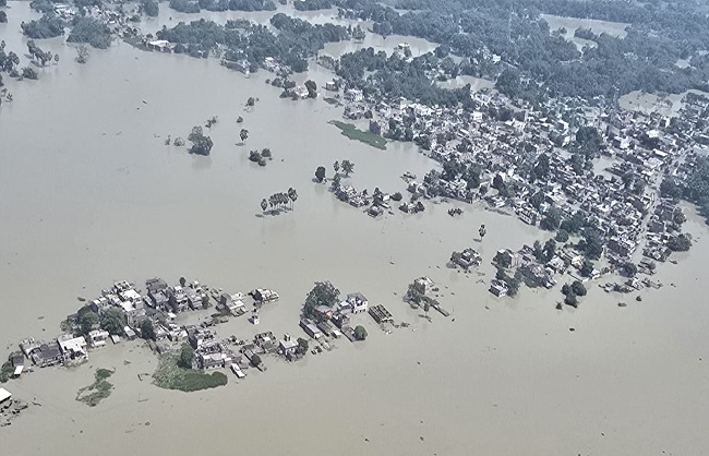 बिहार में गंडक के उफान से सारण ,चंपारण और वैशाली में तटबंध टूटे, लाखों लोग हुए प्रभावित