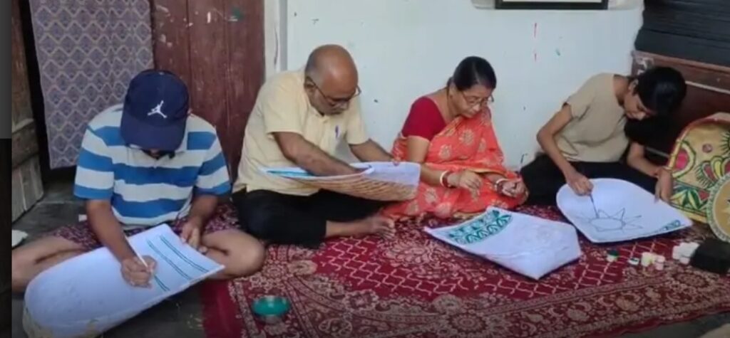 सात समंदर पार चमकेगी भागलपुर की पहचान, अमेरिका में मंजूषा पेंटिंग से सजे सूप से होगी छठ पूजा