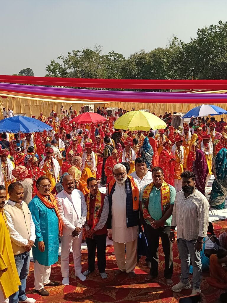 जमशेदपुर में 50 जनजातीय जोड़ों का हुआ सामूहिक विवाह