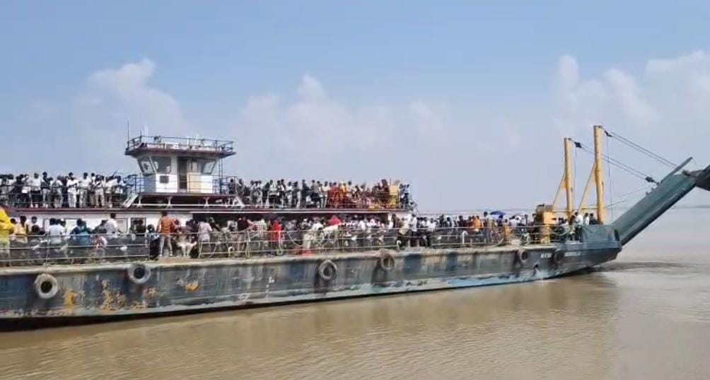 विक्रमशिला सेतु मेगा ब्लॉक: उफनती गंगा में थमी रफ्तार, बदला नावों का समय